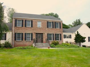 12 Brookfield Dr, Basking Ridge, NJ 07920