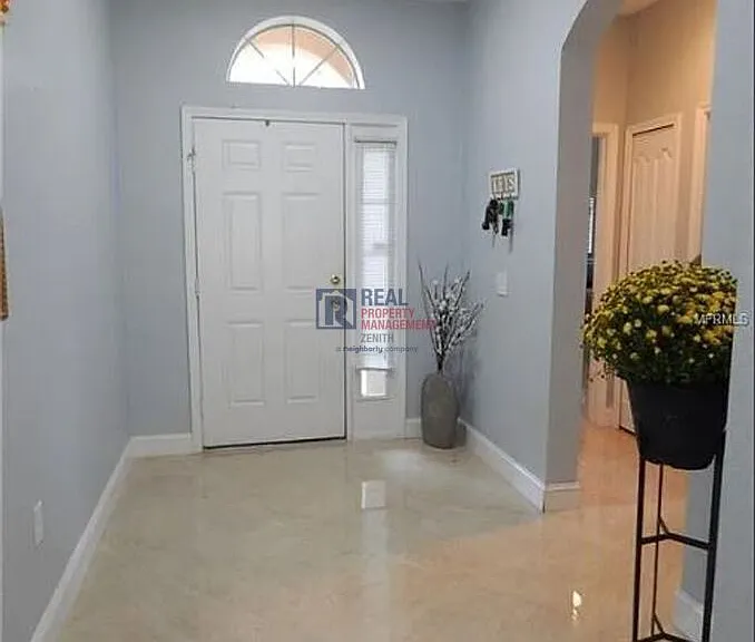 452 Westchester Hills Ln — Photo 2