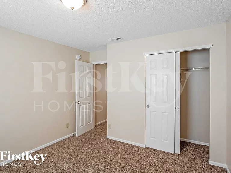 744 Adagio Dr — Photo 13