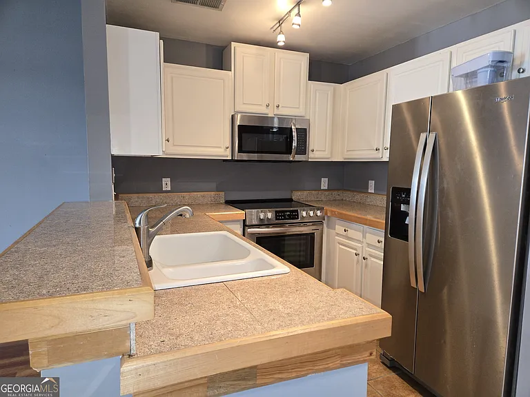 1101 Juniper St NE #106 — Photo 27