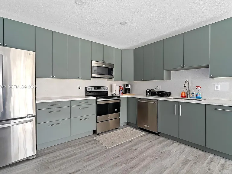 644 SW 7th Ct — Photo 15