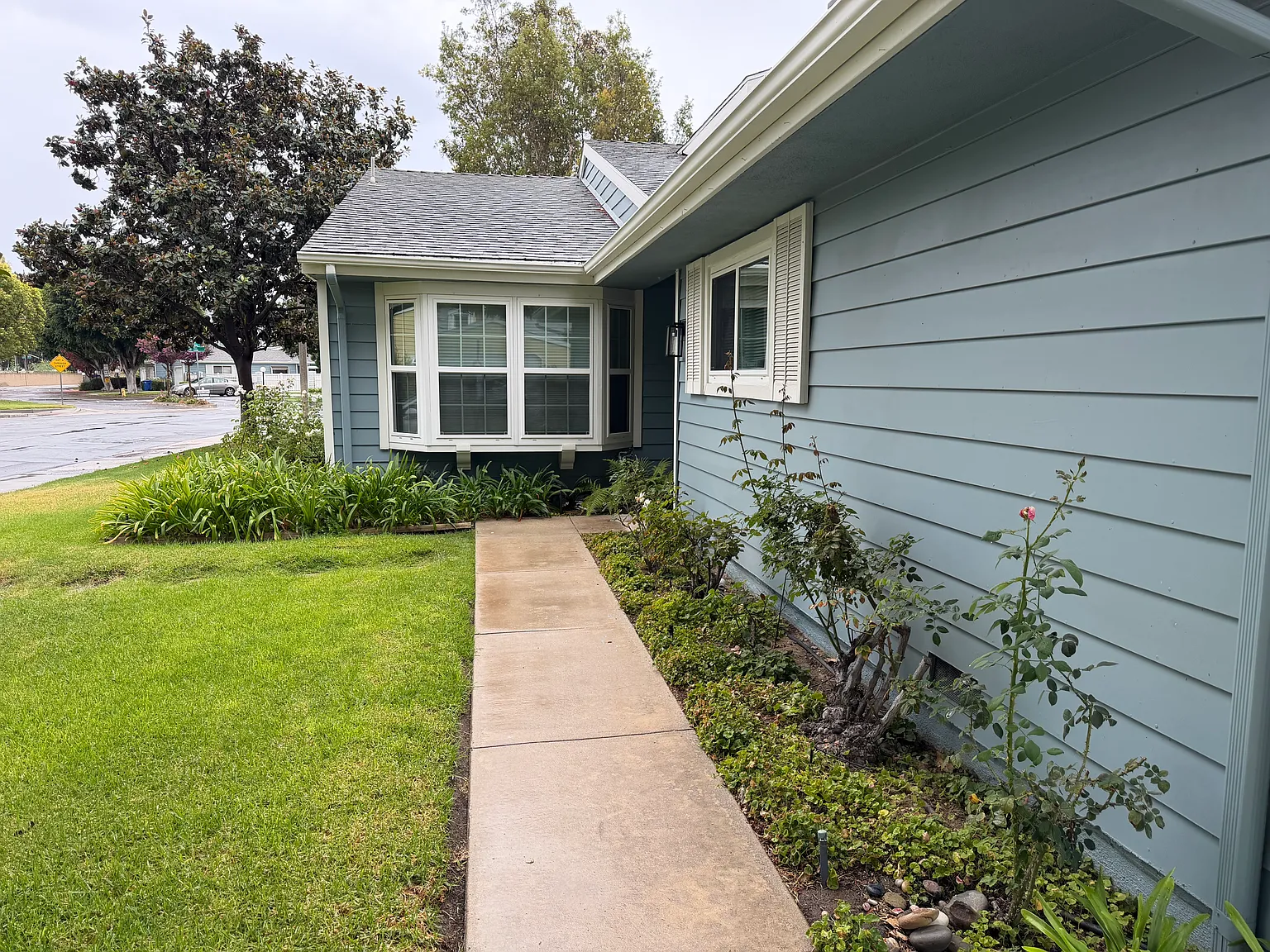 3 bed, 2.5 bath, 1671 sqft, $3,850 — Photo 3