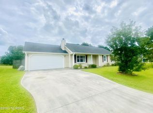 709 Covington Ct, Hubert, NC 28539