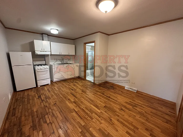 209 E Center St — Photo 5