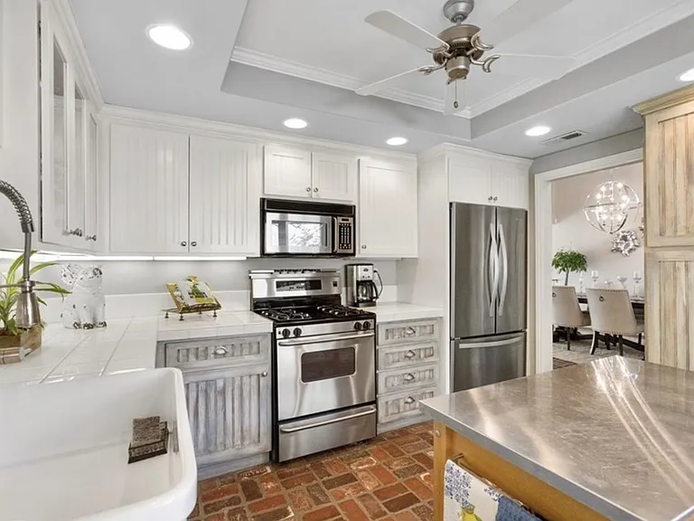 4 Sea Island Dr — Photo 13