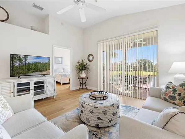 2290 Carrington Ct APT 204, Naples, FL 34109