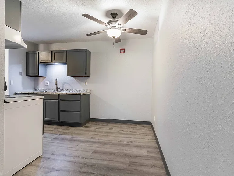 1515 College Way — Photo 4
