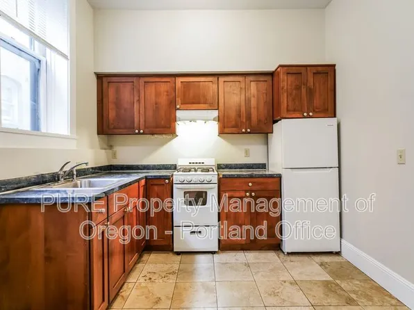 2167 SW Yamhill St APT 9, Portland, OR 97205