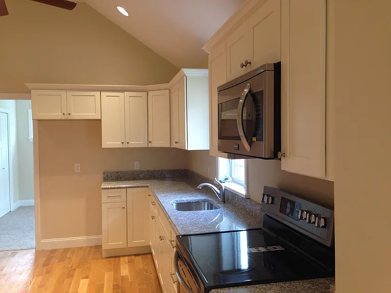 52 Lafayette Rd #4 — Photo 7