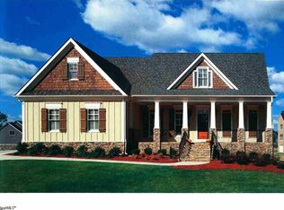 450 Silver Thorne Dr, Wellford, SC 29385
