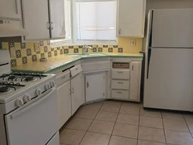 20744 Thunderbird Rd — Photo 1