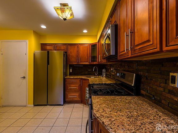 4th image of 3707 Birchwood Ct