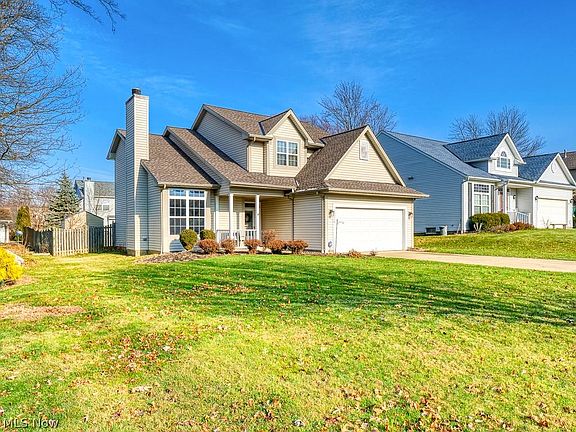 3rd image of 23274 Woodview Dr