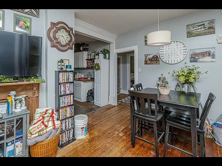 1619 W 7th St — Photo 11