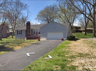 5050 Neosho Ln, Roeland Park, KS 66205