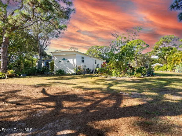 8280 Pine Ridge Trl, Micco, FL 32976