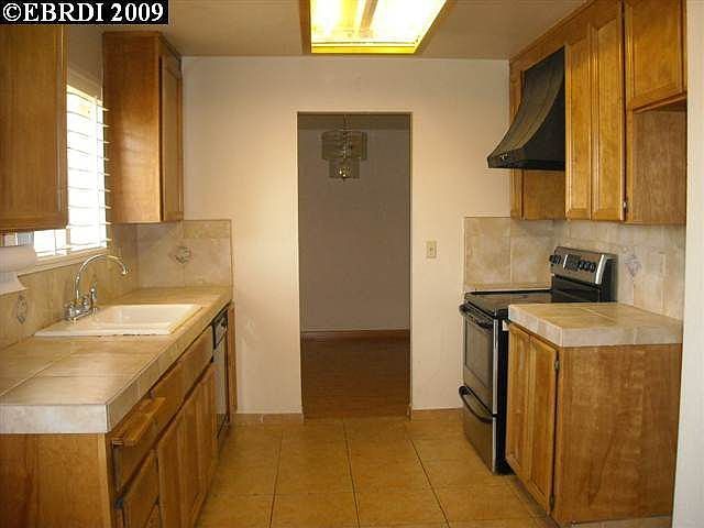 2nd image of 3472 Chandler Cir