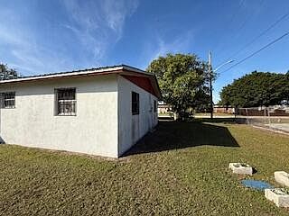 4th image of 1063 Louisiana Avenue