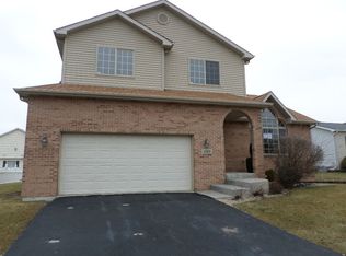 689 Madisen Ln, University Park, IL 60484