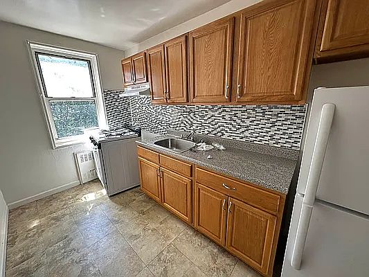 4th image of 3615 Greystone Ave APT 4D