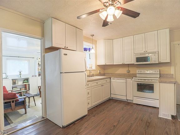5th image of 6685 Lakeview Dr