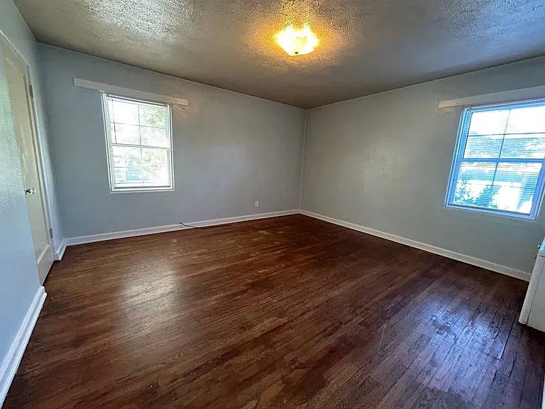 Halliday 654 E. — Photo 18