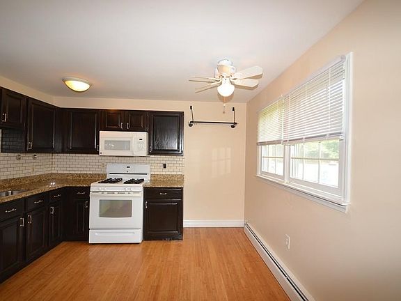 4th image of 25 Edgelawn Ave APT 9