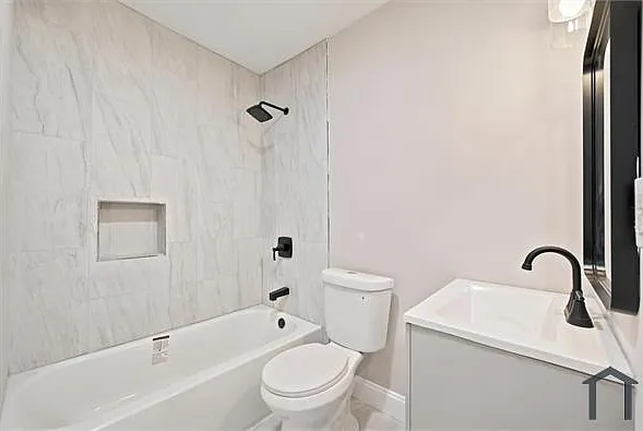 914 E Stafford St — Photo 13