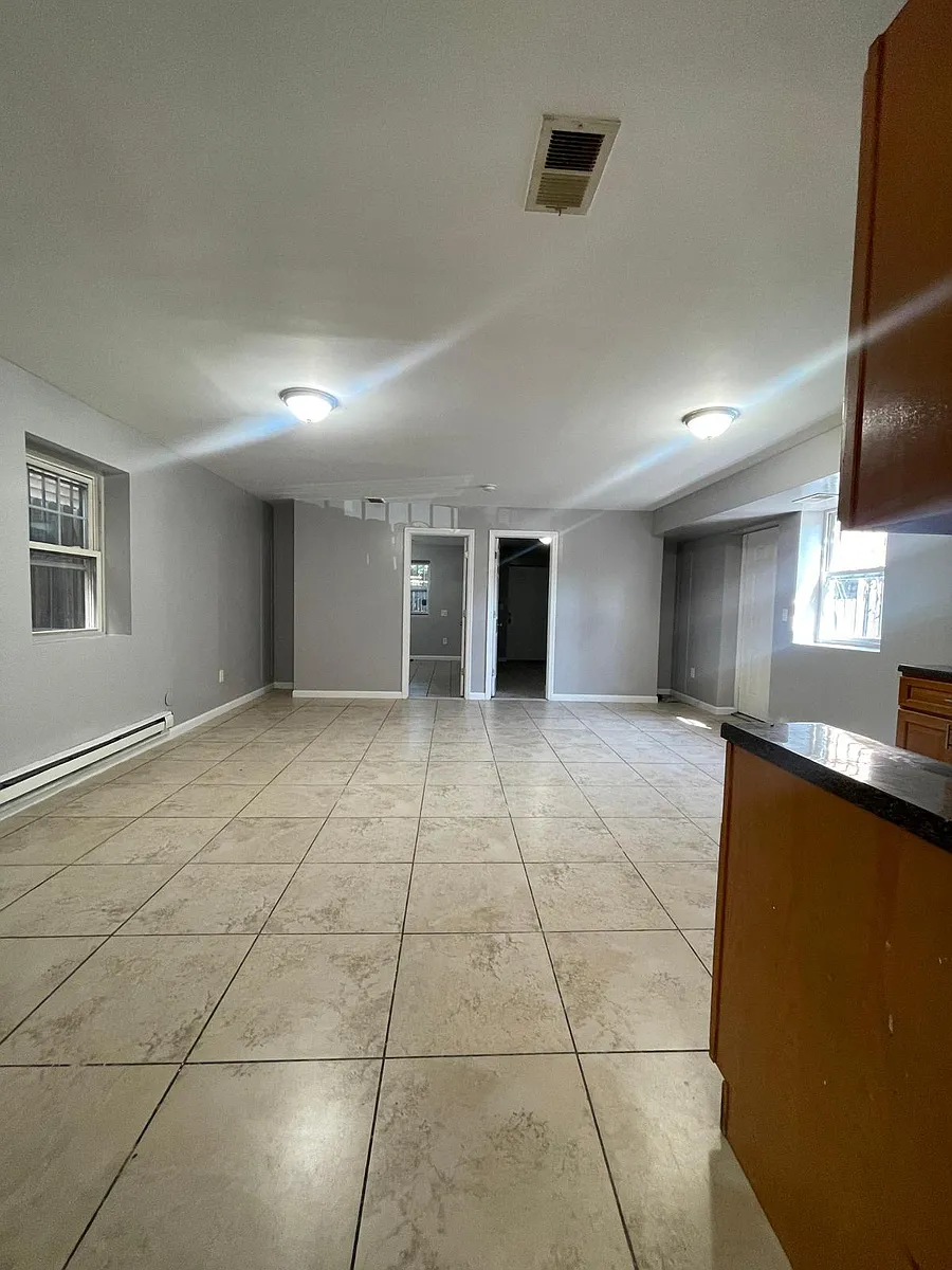 Building Photo - 261 Halladay St #BASEMENT