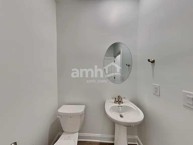 1035 Highland Walk — Photo 11