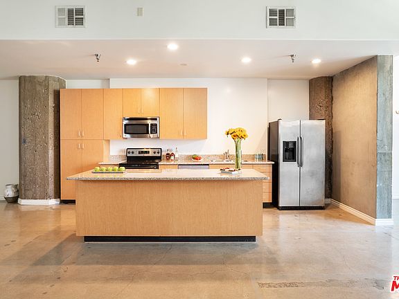 4th image of 711 S Olive St APT 311