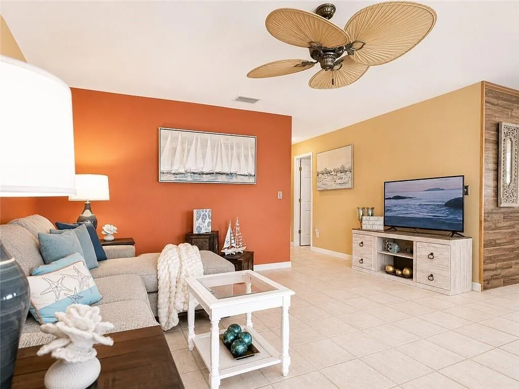 2 bed, 2.0 bath, 1189 sqft, $1,600 — Photo 2