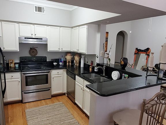2nd image of 3777 Peachtree Rd NE APT 1432