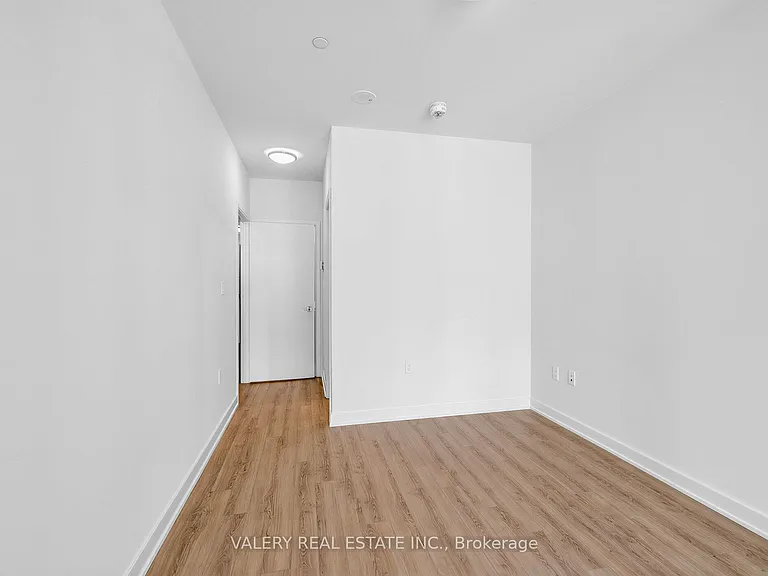 39 Niagara St #125 — Photo 13