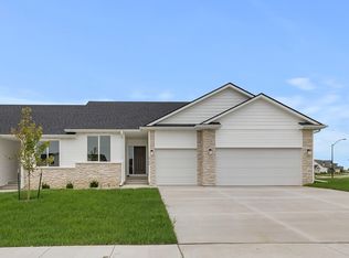 5722 NE Creek Ridge Dr, Ankeny, IA 50021