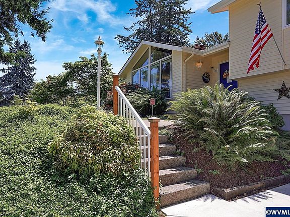 4th image of 246 Kevin Way SE