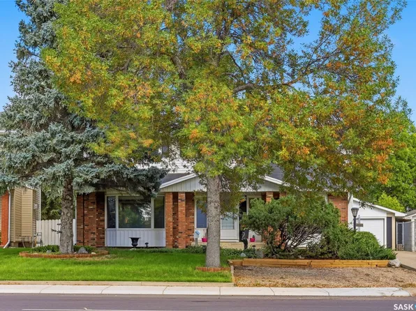 6218 Sherwood Drive, Regina, SK S4T 7G2