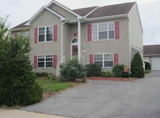 88 Crimson Ave, Taneytown, MD 21787