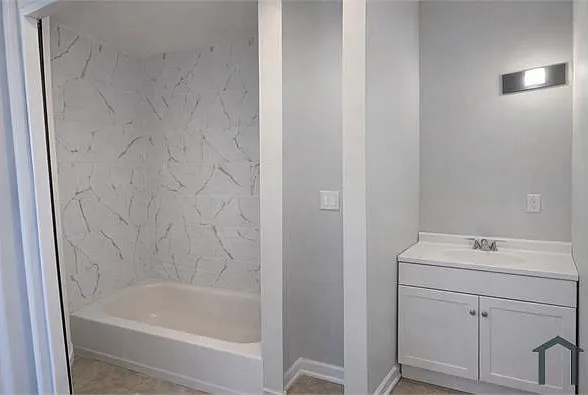 3 bed, 1200 sqft, $1,750 — Photo 3