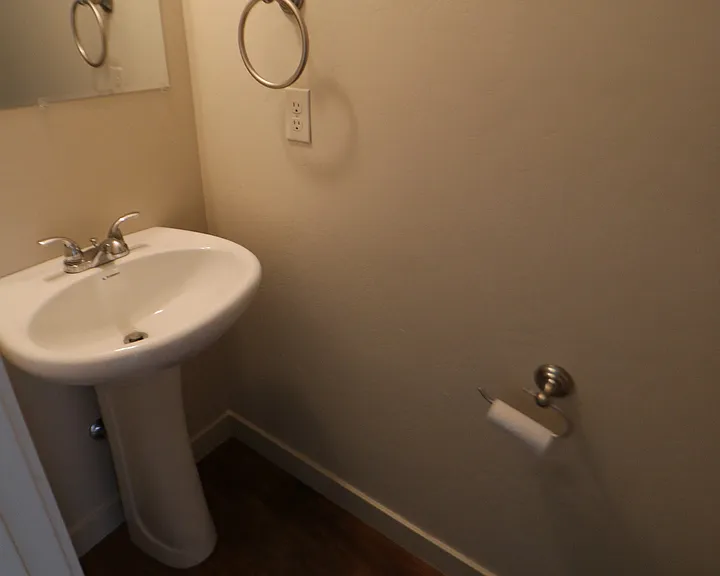 209 N 680 E — Photo 15
