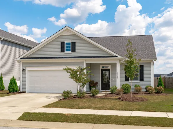 1210 Briar Gate Dr, Holly Springs, NC 27540
