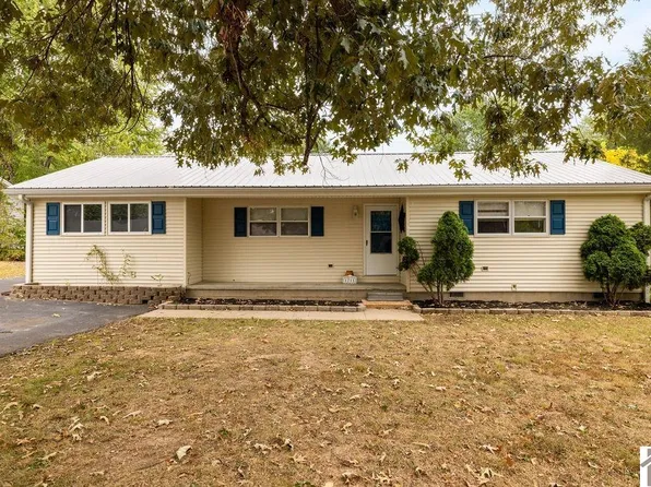 1711 Oak Hill Dr, Murray, KY 42071