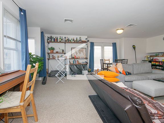 4th image of 8-10 Glencoe St #2