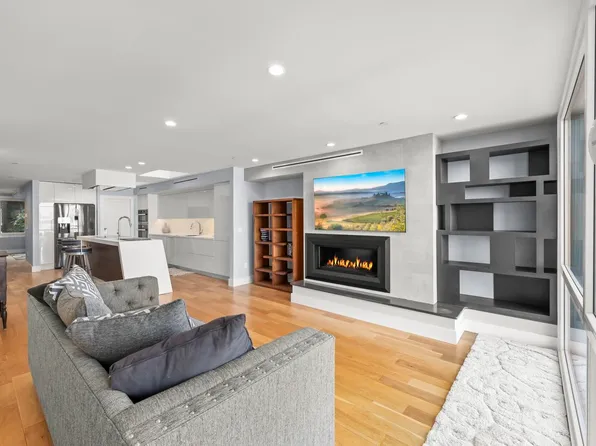 1076 River Road image 5 of 40