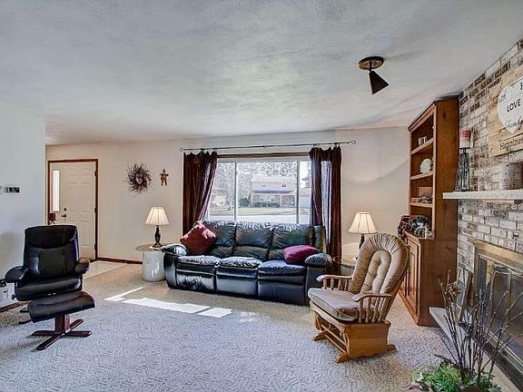 3rd image of 5508 Scott St