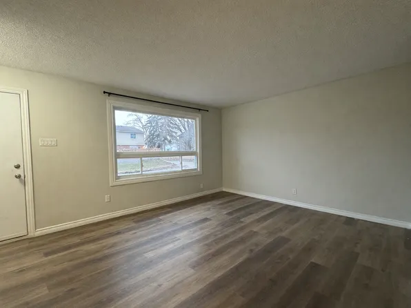 695 Wallace St #20, Chatham Kent, ON N8A 4X9