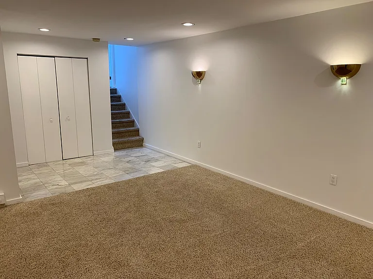 470 Lynetree Dr #22-C — Photo 9
