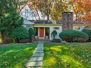 160 Sunrise Dr, Hawthorne, NJ 07506