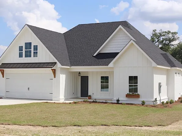 1496 Skipper Rd, Dothan, AL 36301