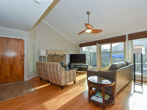 3rd image of 1426 Chardonnay Dr